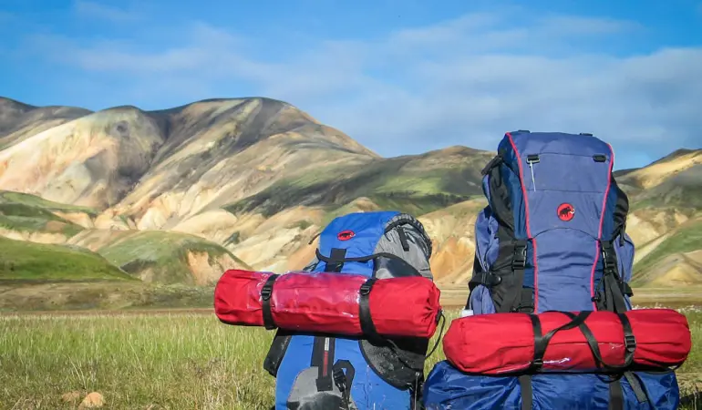 Backpacking light ultra-minimaliste : équipement sous 2kg